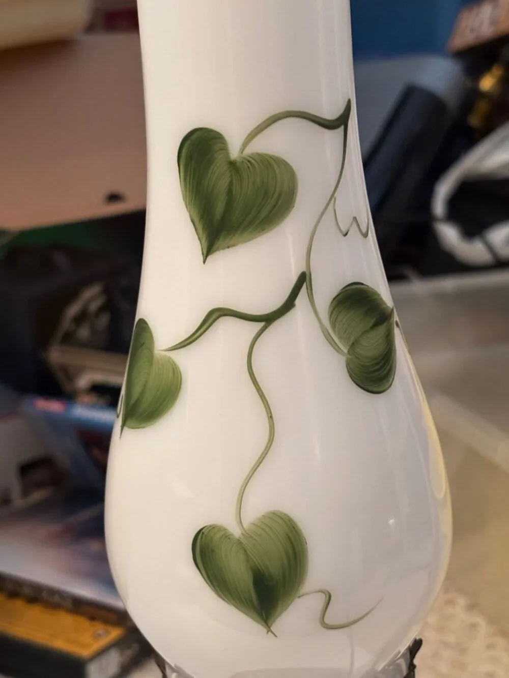 Vtg electric Oil Lamp With Hand-Painted Milk glass Hurricane & Brass Base - Flor
